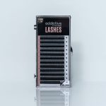 Κασετίνα με έτοιμα τουφάκια βλεφαρίδων 4D W-Shape Clover της Addictive Lashes για πλούσιο volume.