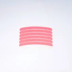 Σετ από 6 ροζ ταινίες σιλικόνης (Lash Lift Compensators) της Addictive Lashes. Χρησιμοποιούνται ως lockers πάνω στα ρολάκια για την απόλυτη σταθεροποίηση των βλεφαρίδων κατά την επεξεργασία, αντικαθιστώντας την κλασική πλαστική μεμβράνη (film).