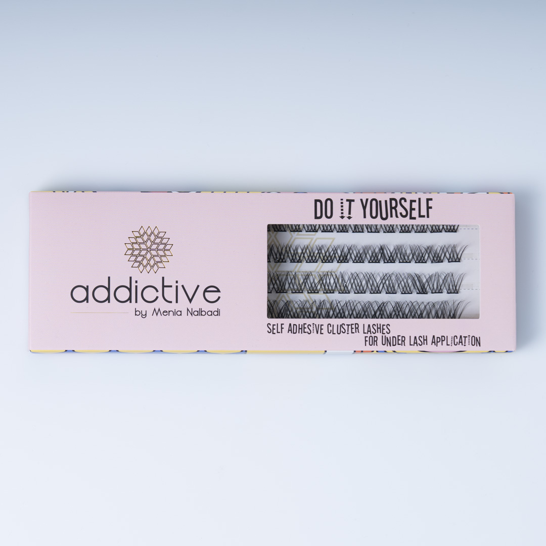 Sweet-Lift Συσκευασία DIY βλεφαρίδων Sweet Lift της Addictive Lashes. Αυτοκόλλητα τουφάκια (self-adhesive clusters) με προοδευτικό μήκος για soft cat eye και lifting αποτέλεσμα.