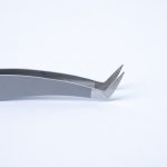 Κοντινή λήψη της μύτης TW-05 που δείχνει την πλατιά επιφάνεια κλεισίματος (wide closing surface) και τη γωνία 45 μοιρών με Fiber Tip